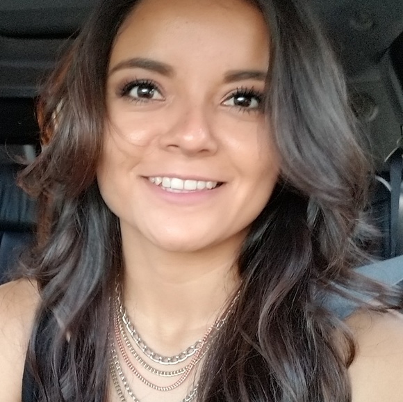 Meet your Posher, Karla - Picture 3 of 6